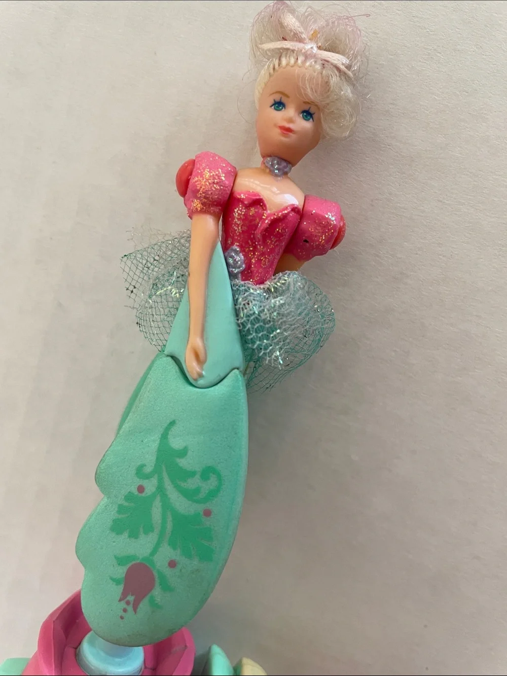 Vintage Sky Fairy Dancer with launch flower bouquet base works